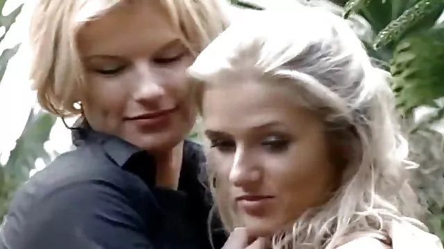 Bedava porno hiçbir kayıt Busty reklamsiz sikis izle teen bal sürmek horoz