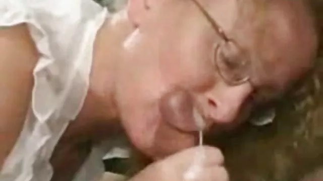 Bedava porno hiçbir kayıt Esmer öğretmen Holly West lanet porna kalite 18 genç öğrenci