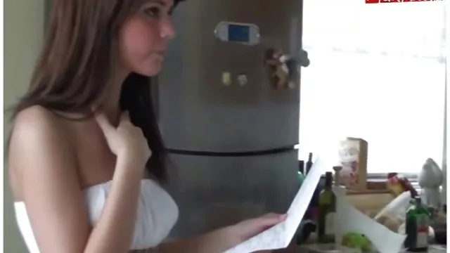 Bedava porno hiçbir kayıt Nikki Jackson büyük göğüsleri jav porn izle kedi oynuyor ve