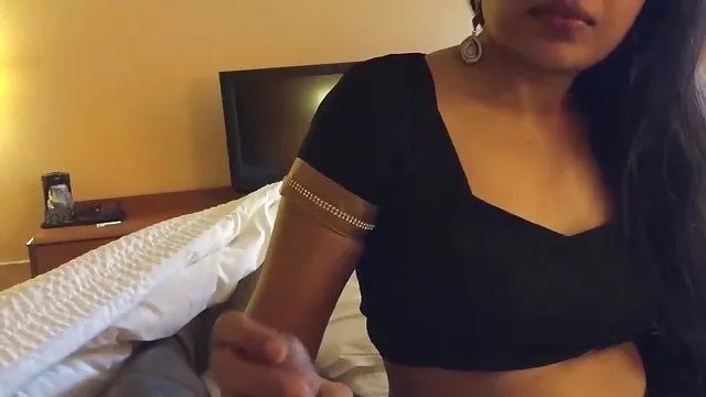 Bedava porno hiçbir kayıt Ofis pornno izle MİLF eve geliyor ve kedi ovmak gerekir